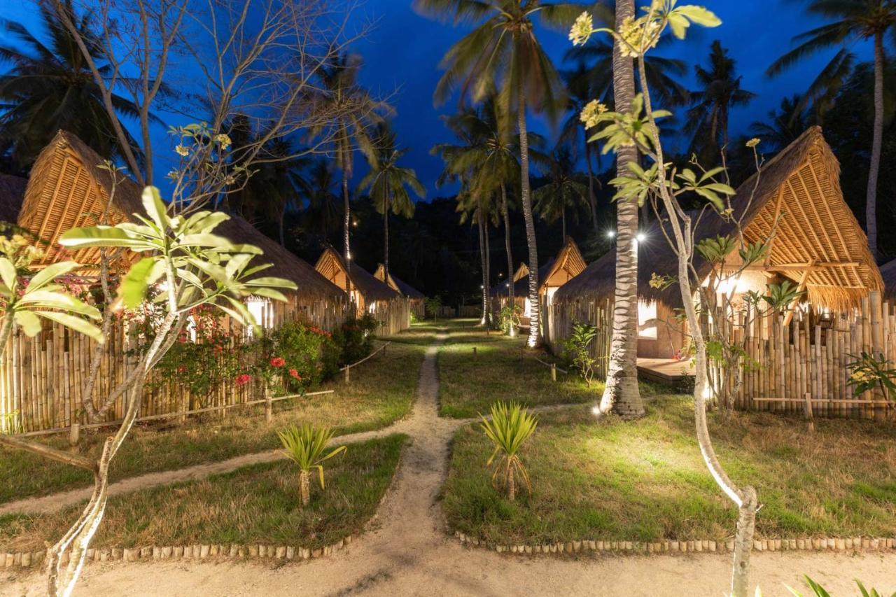 Amahelia Luxury Resort & Restaurant - Gili Asahan Exterior photo
