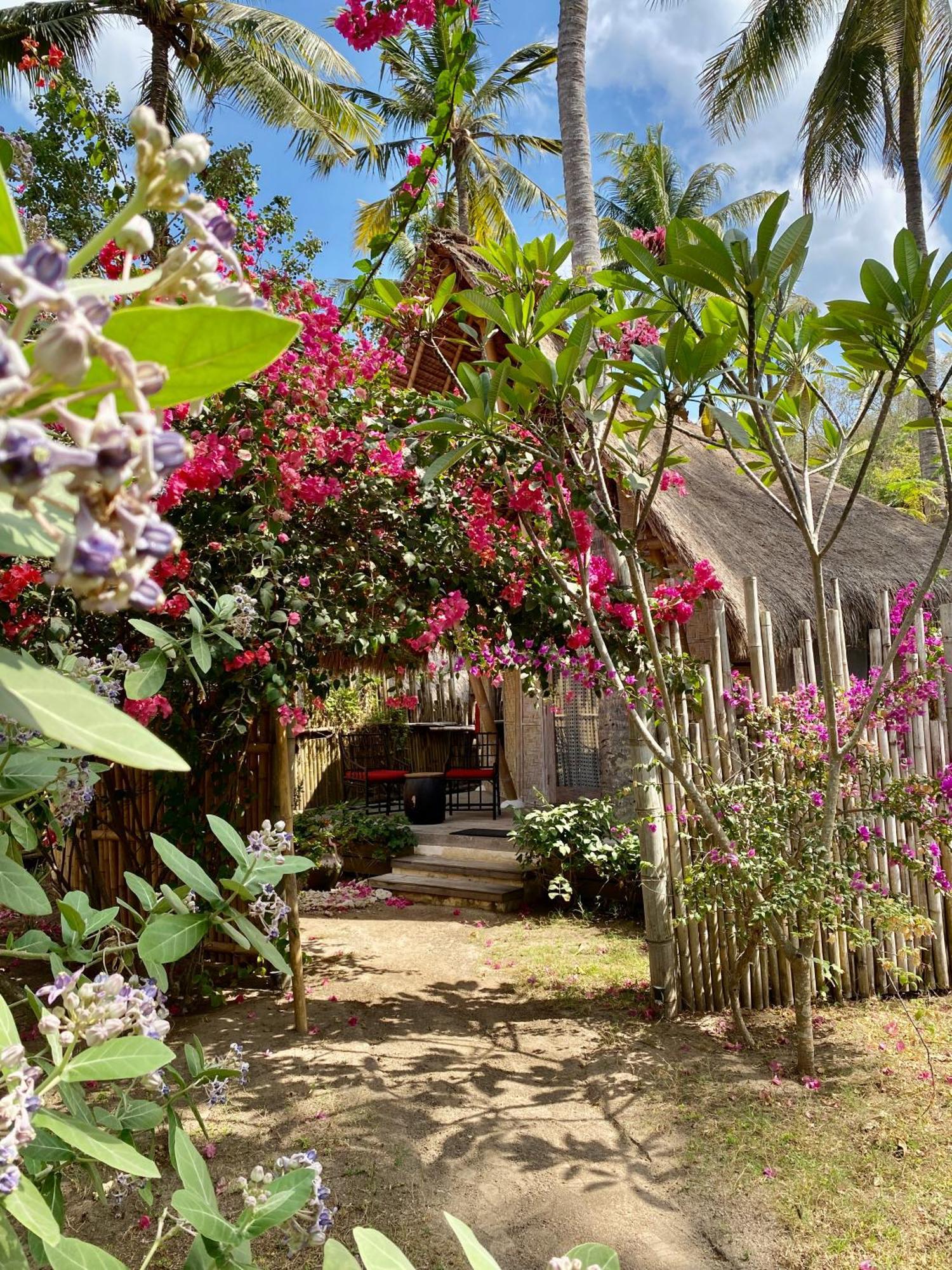 Amahelia Luxury Resort & Restaurant - Gili Asahan Exterior photo